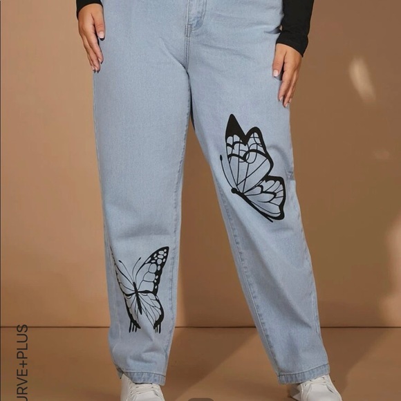 Plus size high waist butterfly print jeans. - Picture 2 of 2